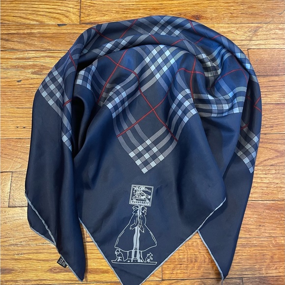 Authentic Burberry Nova Check Plaid scarf - Picture 3 of 7